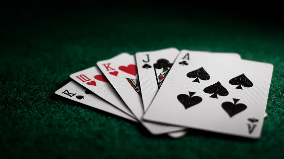 Texas Hold'em 2026: regras, ranking de mãos de poker e termos
